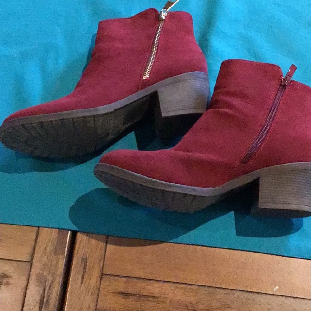 Red booties - Picture 3 of 5